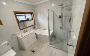 Pros and Cons of Having a Shower and a Bathtub - Renovation Builders Melbourne